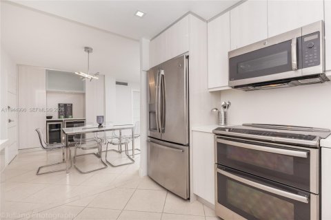 Купить кондоминиум в Майами-Бич, Флорида 2 спальни, 97.36м2, № 2002510 - фото 3