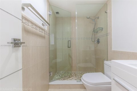 Купить кондоминиум в Майами-Бич, Флорида 2 спальни, 97.36м2, № 2002510 - фото 17