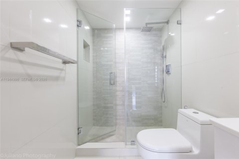 Купить кондоминиум в Майами-Бич, Флорида 2 спальни, 97.36м2, № 2002510 - фото 27