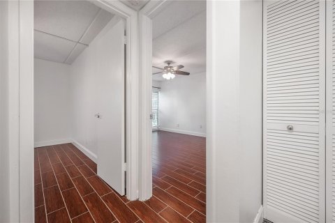 Condo in Tampa, Florida, 2 bedrooms  № 1783202 - photo 21