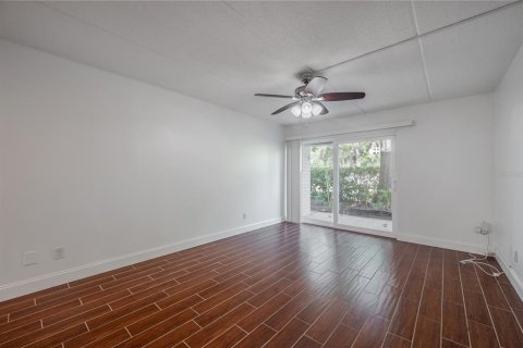 Condo in Tampa, Florida, 2 bedrooms  № 1783202 - photo 16