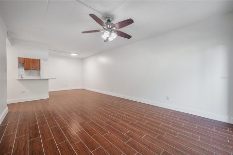 Condo in Tampa, Florida, 2 bedrooms  № 1783202 - photo 17