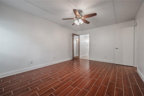 Condo in Tampa, Florida, 2 bedrooms  № 1783202 - photo 25