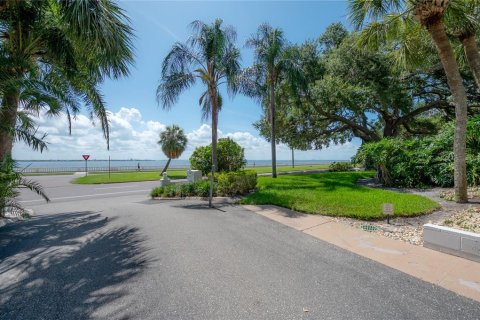 Condo in Tampa, Florida, 2 bedrooms  № 1783202 - photo 3