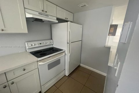 Propiedad comercial en venta en Lauderhill, Florida, 279.91 m2 № 1984232 - foto 5