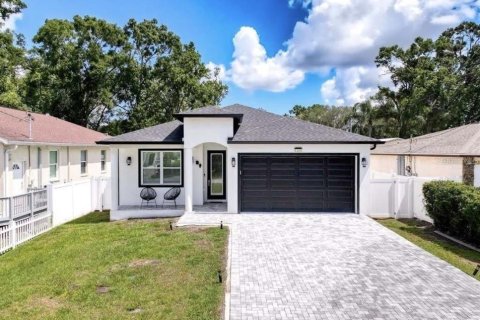Villa ou maison à Tampa, Floride 3 chambres, 159.79 m2 № 2379580