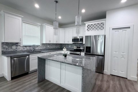 Villa ou maison à louer à Tampa, Floride: 3 chambres, 159.79 m2 № 2379580 - photo 11