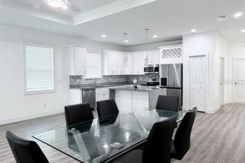 Villa ou maison à louer à Tampa, Floride: 3 chambres, 159.79 m2 № 2379580 - photo 7