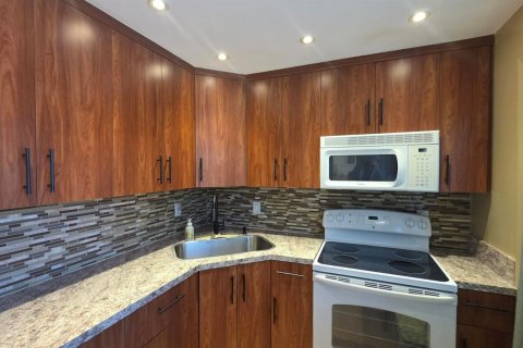 Condo in Dania Beach, Florida, 1 bedroom № 2175818 - photo 3
