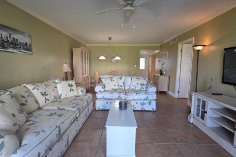 Condo in Dania Beach, Florida, 1 bedroom № 2175818 - photo 12