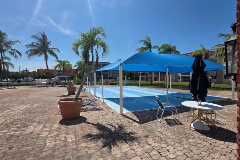 Condo in Dania Beach, Florida, 1 bedroom № 2175818 - photo 25