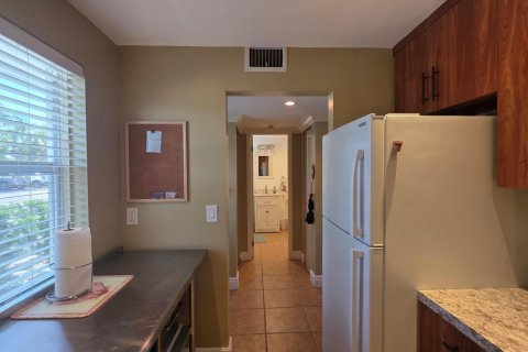 Condo in Dania Beach, Florida, 1 bedroom № 2175818 - photo 4