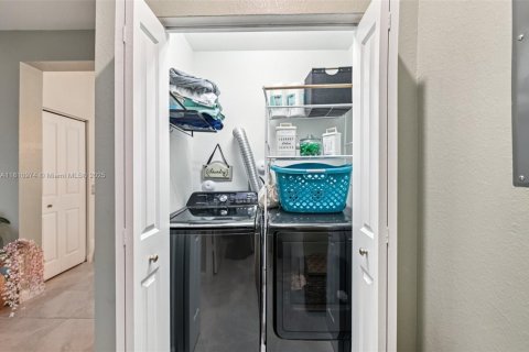 Adosado en venta en Cutler Bay, Florida, 3 dormitorios, 124.02 m2 № 2019508 - foto 24