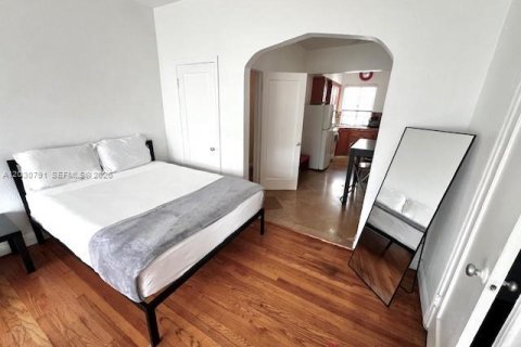 Casa en alquiler en Miami Beach, Florida, 46.45 m2 № 2253219 - foto 6