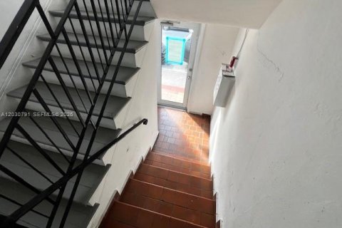 Casa en alquiler en Miami Beach, Florida, 46.45 m2 № 2253219 - foto 24