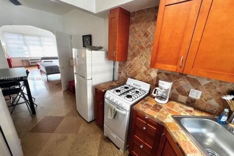 Casa en alquiler en Miami Beach, Florida, 46.45 m2 № 2253219 - foto 12