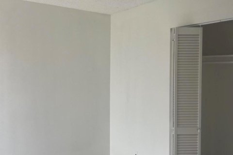 House in Boynton Beach, Florida 4 bedrooms, 137.77 sq.m. № 2192076 - photo 7