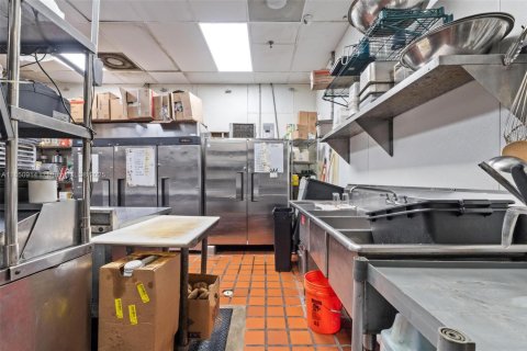 Propiedad comercial en venta en Miami, Florida № 1855220 - foto 19
