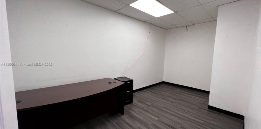 Bureau à Hollywood, Floride № 458434