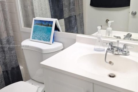 Condominio en alquiler en Pembroke Pines, Florida, 2 dormitorios, 88.54 m2 № 1958678 - foto 18