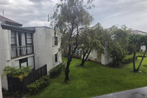 Copropriété à louer à Miami, Floride: 2 chambres, 92.9 m2 № 2084512 - photo 6