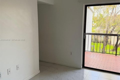 Copropriété à louer à Miami, Floride: 2 chambres, 92.9 m2 № 2084512 - photo 28