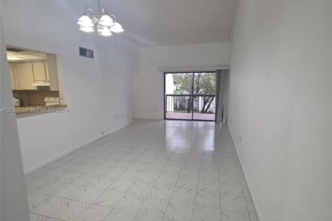 Copropriété à louer à Miami, Floride: 2 chambres, 92.9 m2 № 2084512 - photo 18
