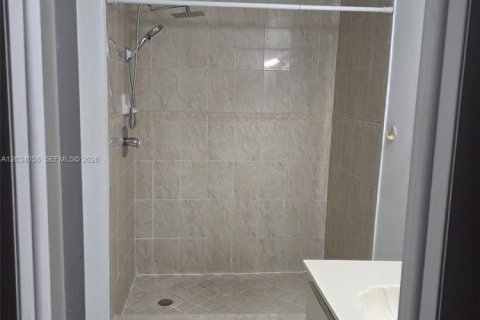 Copropriété à louer à Miami, Floride: 2 chambres, 92.9 m2 № 2084512 - photo 15