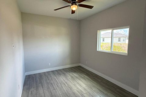 Townhouse in Lehigh Acres, Florida 3 bedrooms, 234.3 sq.m. № 2084009 - photo 17