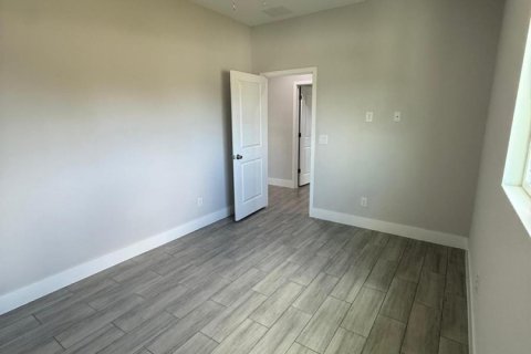 Townhouse in Lehigh Acres, Florida 3 bedrooms, 234.3 sq.m. № 2084009 - photo 19