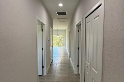 Townhouse in Lehigh Acres, Florida 3 bedrooms, 234.3 sq.m. № 2084009 - photo 14