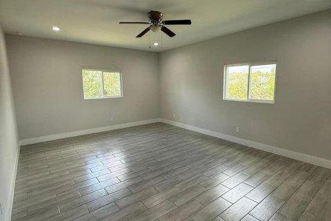 Townhouse in Lehigh Acres, Florida 3 bedrooms, 234.3 sq.m. № 2084009 - photo 9