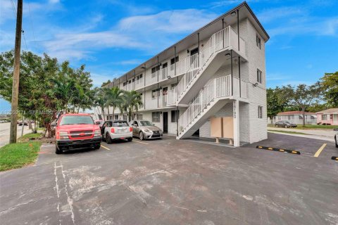Appartement à North Miami, Floride 1 chambre, 72.93 m2 № 2264194