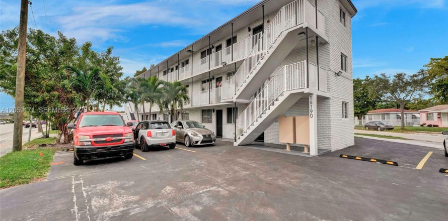 Appartement à North Miami, Floride 1 chambre, 72.93 m2 № 2264194