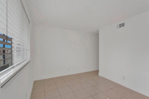 Appartement à louer à North Miami, Floride: 1 chambre, 72.93 m2 № 2264194 - photo 17