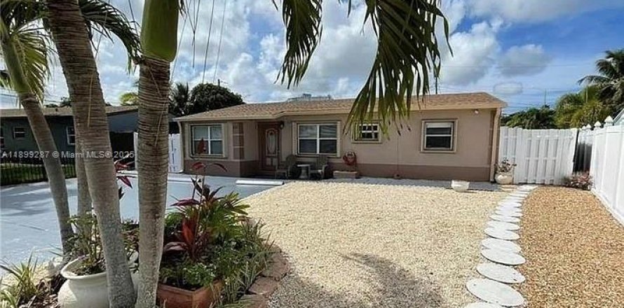 House in Oakland Park, Florida 4 bedrooms, 93.27 sq.m. № 1952599