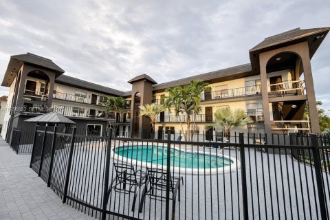 Copropriété à louer à Fort Lauderdale, Floride: 1 chambre, 63.17 m2 № 2032790 - photo 17