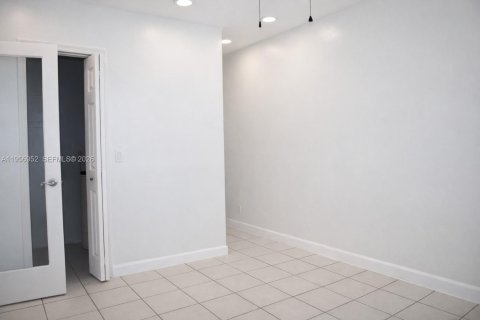 Copropriété à louer à Fort Lauderdale, Floride: 1 chambre, 63.17 m2 № 2032790 - photo 7