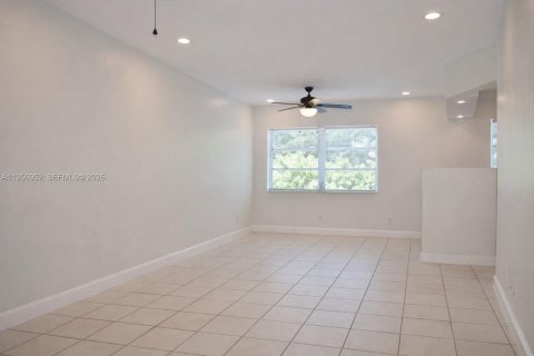 Copropriété à louer à Fort Lauderdale, Floride: 1 chambre, 63.17 m2 № 2032790 - photo 2