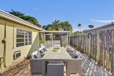 Commercial property in Hollywood, Florida 170.57 sq.m. № 1974484 - photo 12