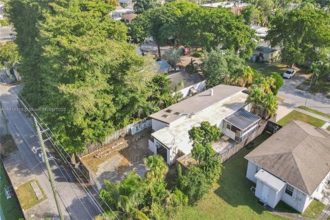 Commercial property in Hollywood, Florida 170.57 sq.m. № 1974484 - photo 28