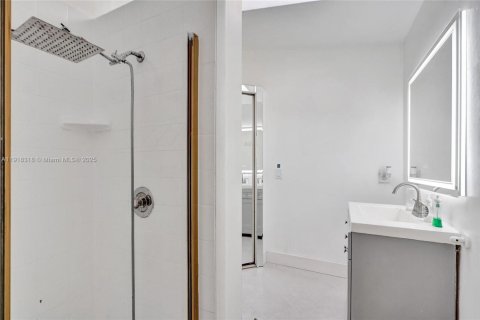 Commercial property in Hollywood, Florida 170.57 sq.m. № 1974484 - photo 21