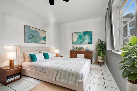 Commercial property in Hollywood, Florida 170.57 sq.m. № 1974484 - photo 18