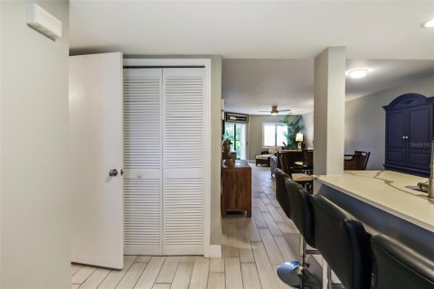 Copropriété à louer à Sarasota, Floride: 2 chambres, 89.09 m2 № 2298818 - photo 4