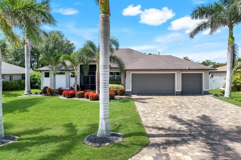 Casa en venta en Cape Coral, Florida, 3 dormitorios, 186.18 m2 № 1813271 - foto 1