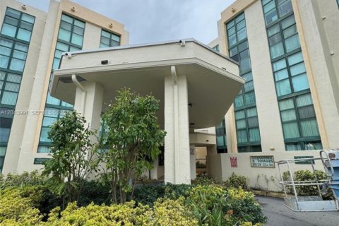 Condo in Miami, Florida, 2 bedrooms  № 2248175