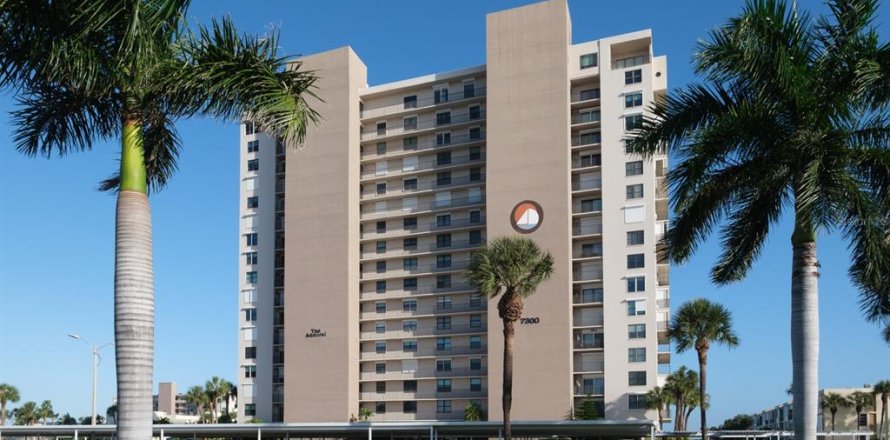 Condominio en South Pasadena, Florida, 2 dormitorios  № 2430504