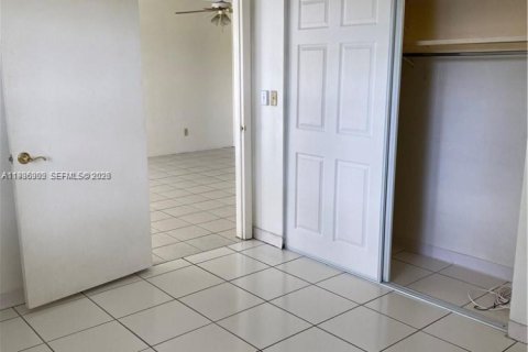 Condominio en alquiler en Davie, Florida, 2 dormitorios, 67.82 m2 № 2046504 - foto 6