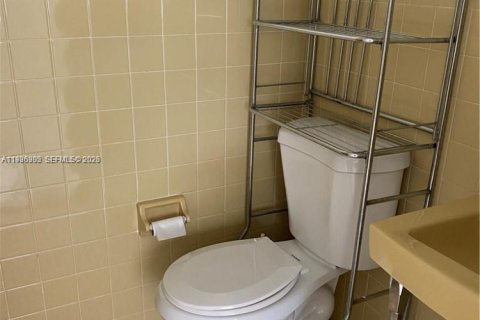 Condominio en alquiler en Davie, Florida, 2 dormitorios, 67.82 m2 № 2046504 - foto 3