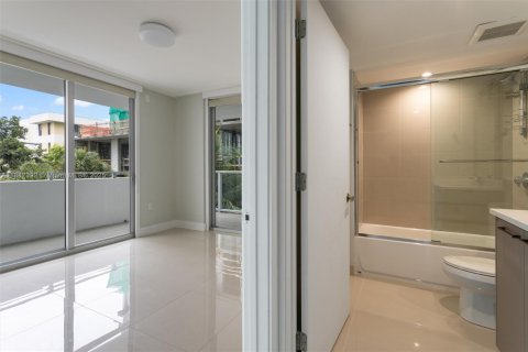 Copropriété à vendre à Bay Harbor Islands, Floride: 3 chambres, 121.14 m2 № 1931580 - photo 10